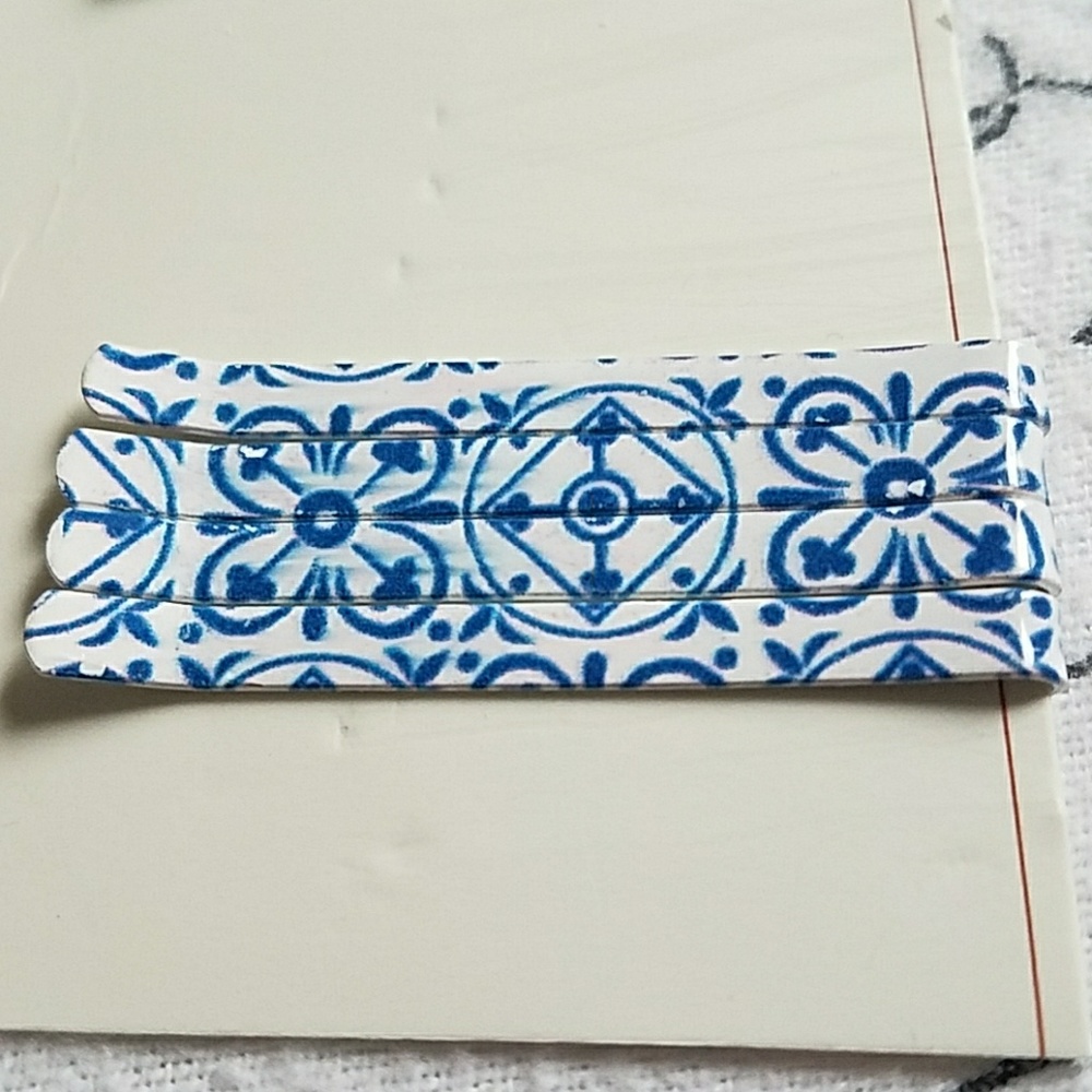 Barrette hair bobby pins blue and white